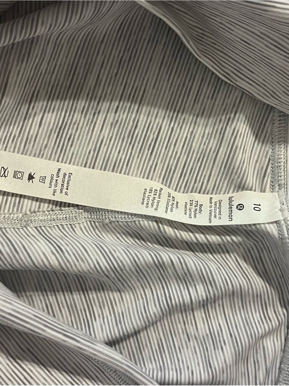 Lululemon Leggings - gray with mesh cutouts - Picture 2 of 4